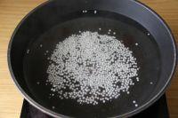 杏仁核桃西米露的做法步骤3