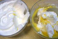 草莓戚风蛋糕卷的做法步骤7