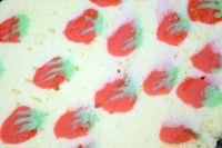 草莓戚风蛋糕卷的做法步骤12