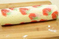 草莓戚风蛋糕卷的做法步骤14