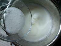 草莓蛋糕的做法步骤8