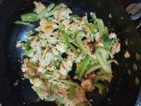 青椒炒鹅蛋的做法步骤6