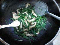 韭菜苔炒鸟贝的做法步骤6