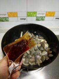 香辣花蛤豆腐的做法步骤5