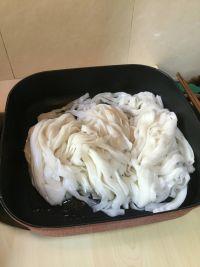 红豆苗炒河粉的做法步骤6