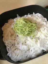 红豆苗炒河粉的做法步骤8