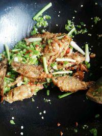 米酒小河鱼的做法步骤5