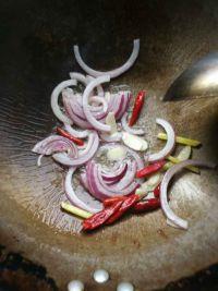 青椒鱿鱼的做法步骤6