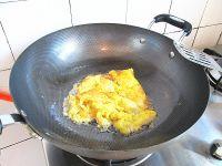 杏鲍菇韭花炒鸡蛋的做法步骤4