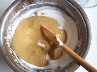 咖啡戚风的做法步骤11