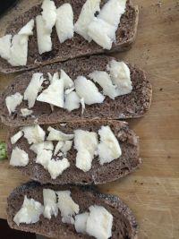 芝士辣椒番茄酱烤面包的做法步骤5