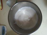 香蕉蔓越莓戚风的做法步骤5