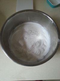 香蕉蔓越莓戚风的做法步骤6