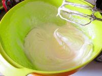 菠菜杯子奶油蛋糕的做法步骤6