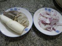 洋葱猪肚炒茭白的做法步骤1