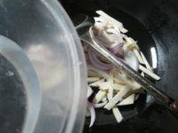 洋葱猪肚炒茭白的做法步骤5