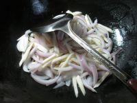 洋葱猪肚炒茭白的做法步骤6