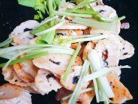 香芹炒鱼卷的做法步骤5