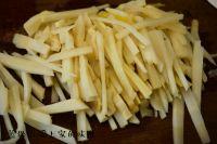 红油酸笋的做法步骤1