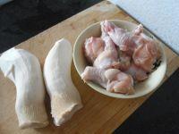 鸡翅烧菌菇的做法步骤1