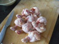 鸡翅烧菌菇的做法步骤2