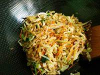 炒饼丝的做法步骤7