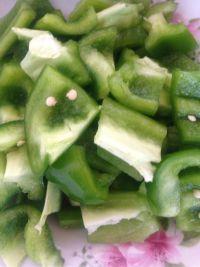 圆椒滑肉片的做法步骤2