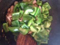 圆椒滑肉片的做法步骤8