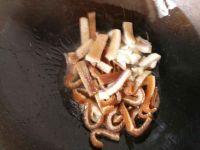 豆芽韭菜炒肉皮的做法步骤2