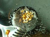 豆芽韭菜炒肉皮的做法步骤4