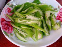 芋茎干炒腊肉的做法步骤2