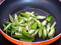 芋茎干炒腊肉的做法步骤6