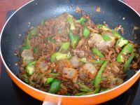 芋茎干炒腊肉的做法步骤8