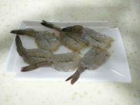 黄金蝴蝶虾的做法步骤1