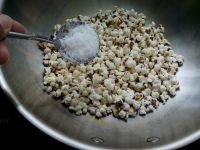 爆玉米花的做法步骤6