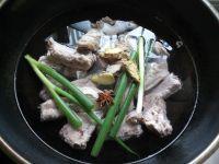 玉米炖排骨的做法步骤3