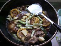 玉米炖排骨的做法步骤7