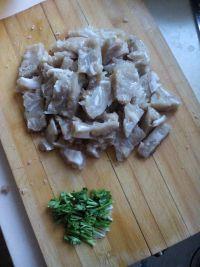 凉拌肉皮冻的做法步骤1