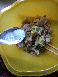 凉拌肉皮冻的做法步骤4