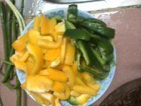 黄彩椒炒干鱿鱼的做法步骤2